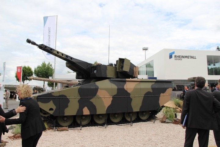 Premier tank furtif & canon laser intégré